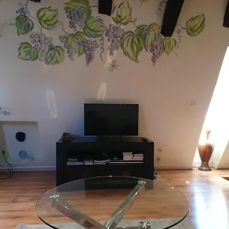 Appartement Cite Medievale, Charme & Calme, Bien Place *