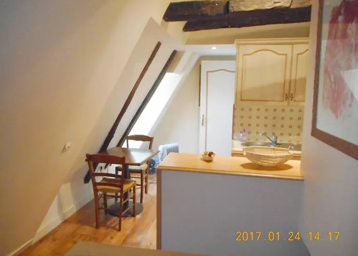 Appartement Cite Medievale, Charme & Calme, Bien Place